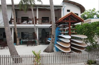 Cokes Surf Camp Ξενοδοχείο Thulusdhoo Εξωτερικό φωτογραφία